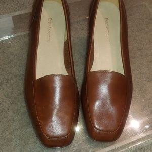 Women's flats